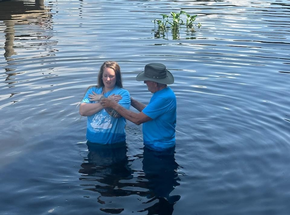 Road-side prayer station yields gospel fruit for Louisiana pastor